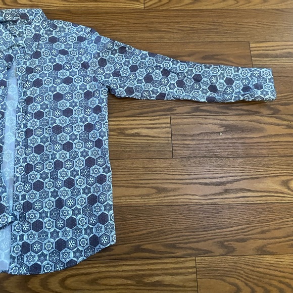 TOKU Collection Patterned Button Up - Picture 4 of 4
